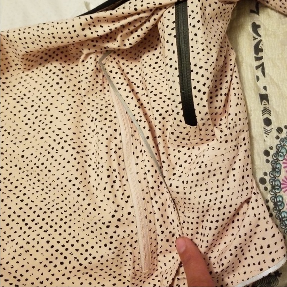 Lululemon jacket - Picture 10 of 10